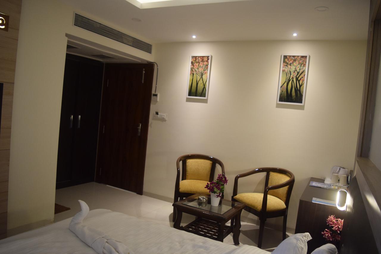 Hotel Dayal Shree Paradise Bhopal Esterno foto